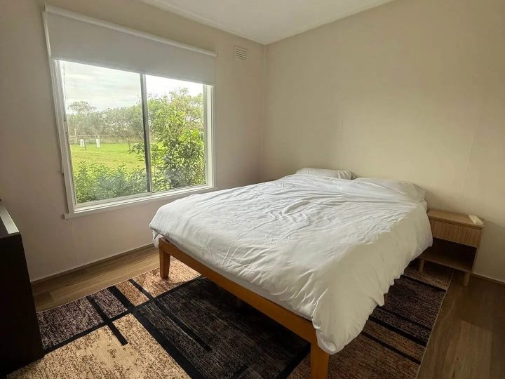 Bedroom one, queen
